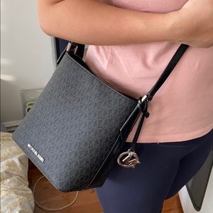 Michael kors hand bag